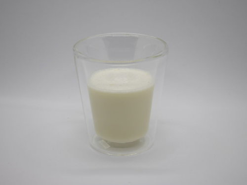 [ビーレジェンド] ホエイプロテイン(すっきりリンゴ風味) 牛乳割り